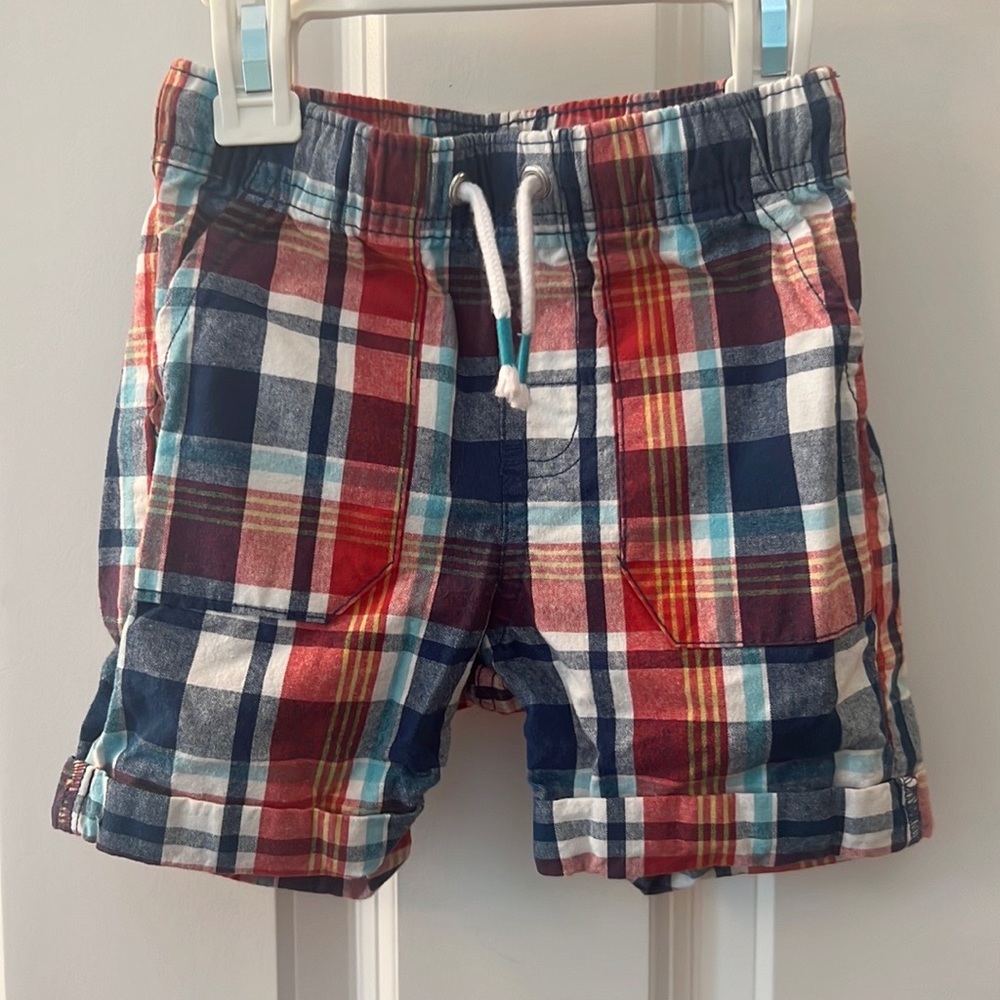 Like new plaid shorts